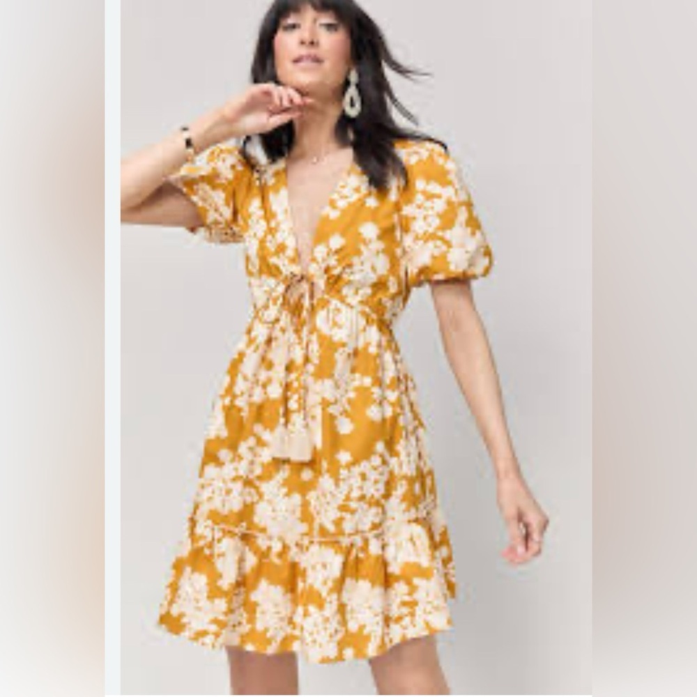 Coco + Jaimeson Yellow & White Floral Cut-Out Tie Front Mini Dress  NWT Size M
